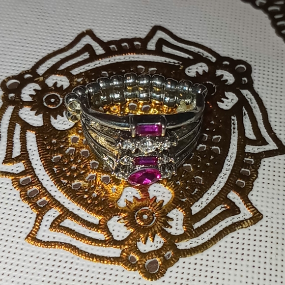 Ring - Picture 1 of 2